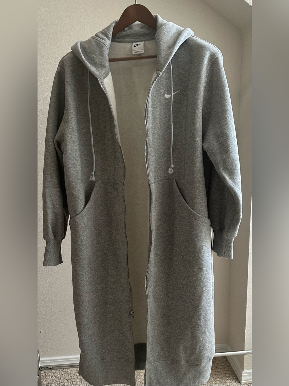 Nike Light Gray Longline Hoodie NWOT - Picture 2 of 5